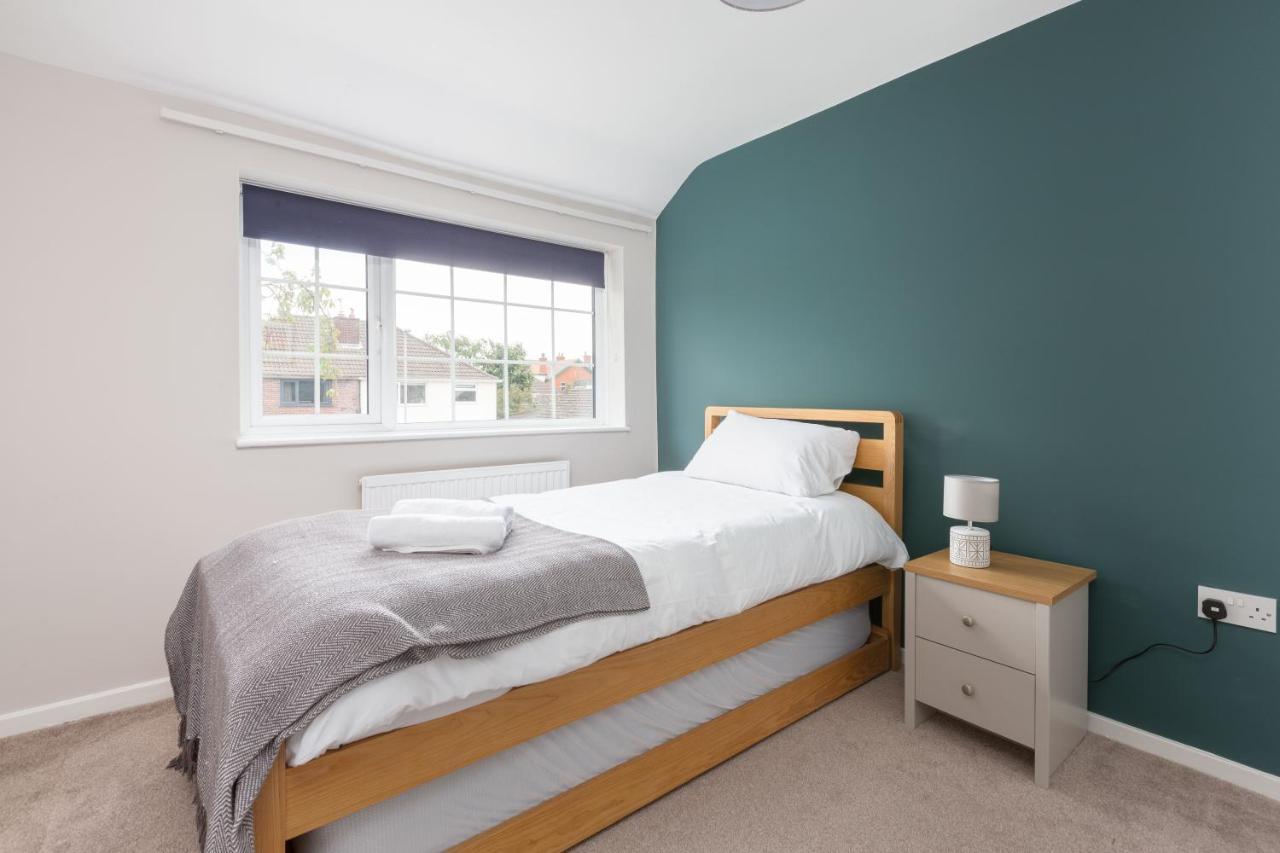 Charles Alexander Short Stay - Moorway House Poulton-le-Fylde Exterior photo