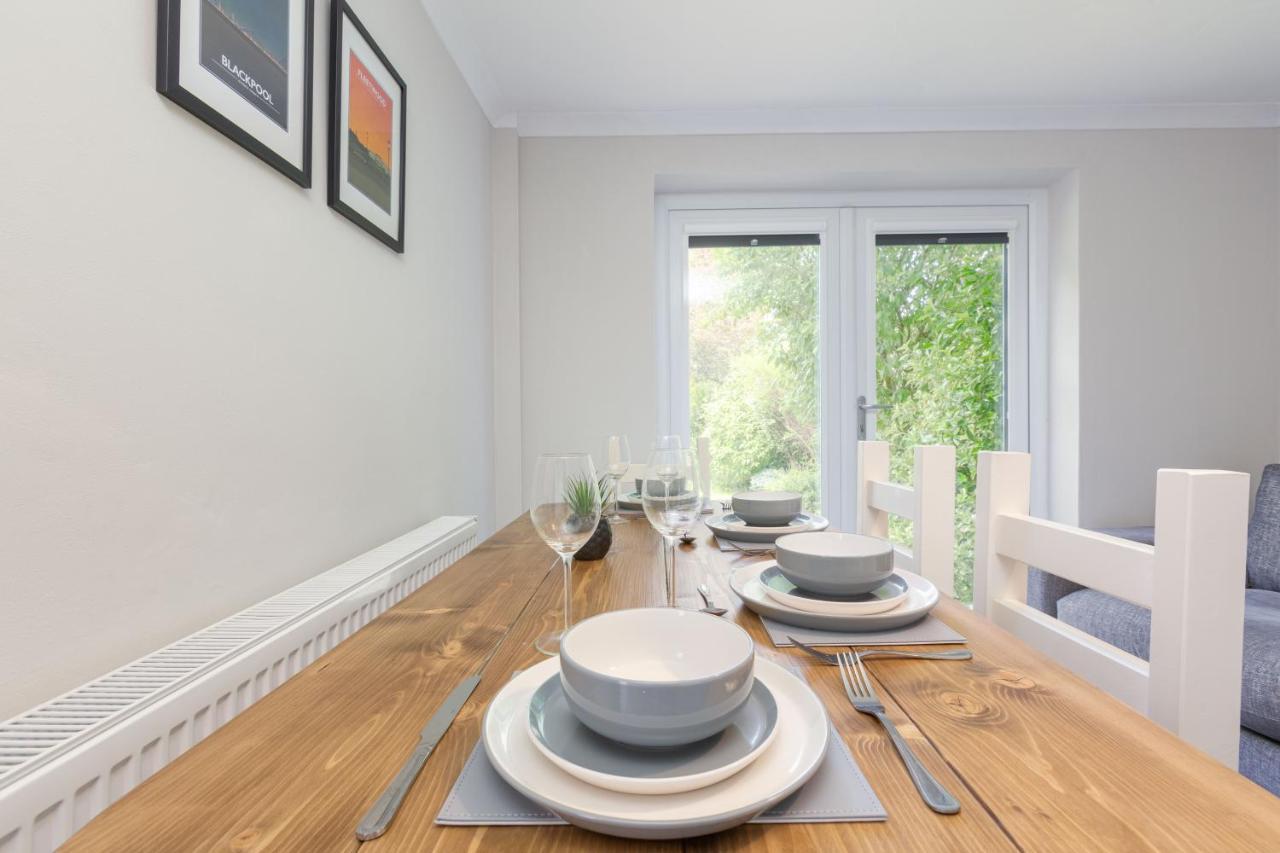 Charles Alexander Short Stay - Moorway House Poulton-le-Fylde Exterior photo